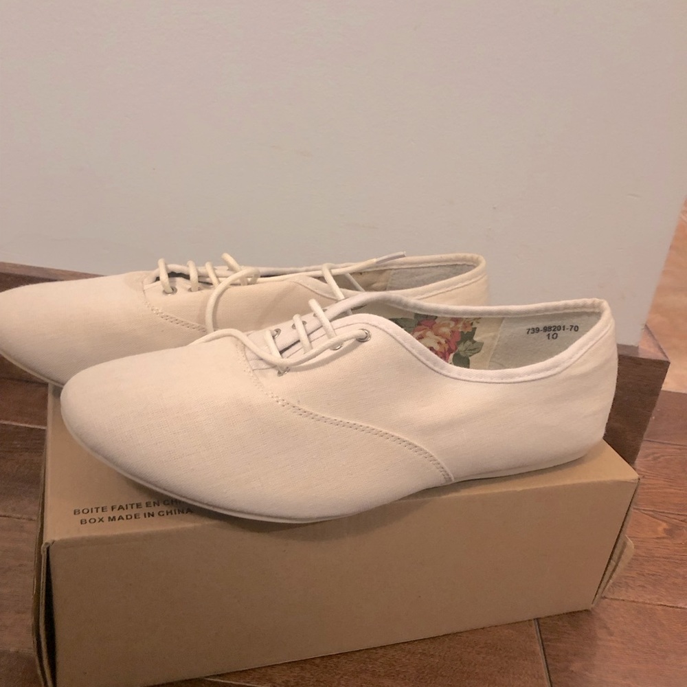 Sneakers, platform shoes, 90s style, super classy